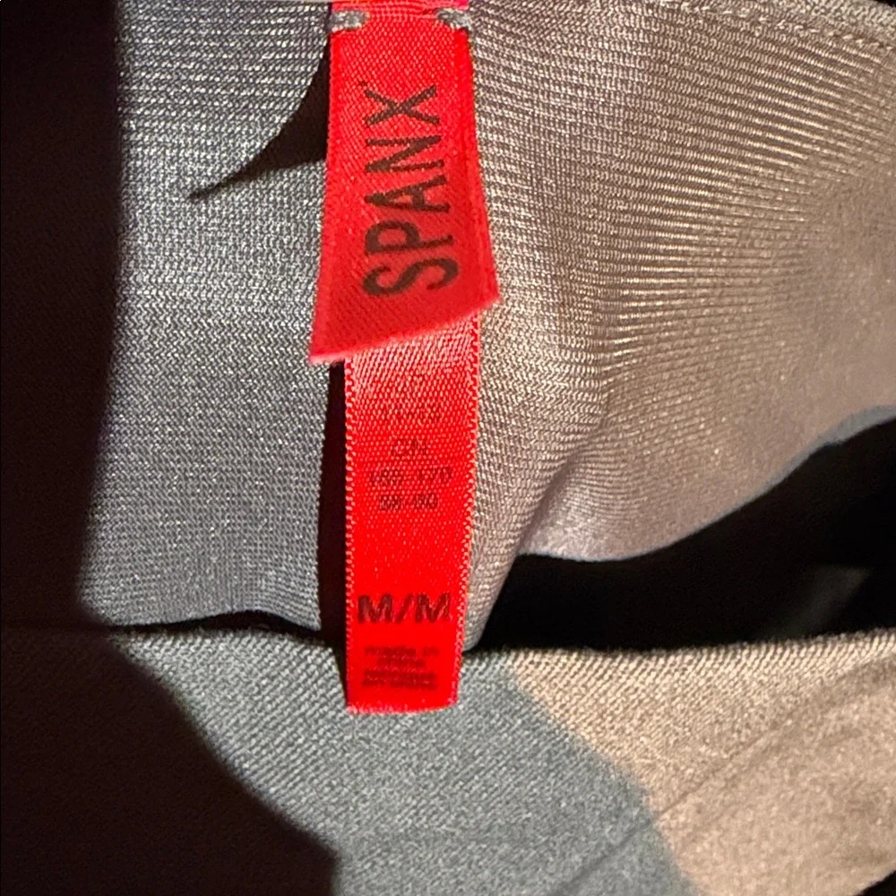 SPANX Dark  Leggings - Picture 5 of 5